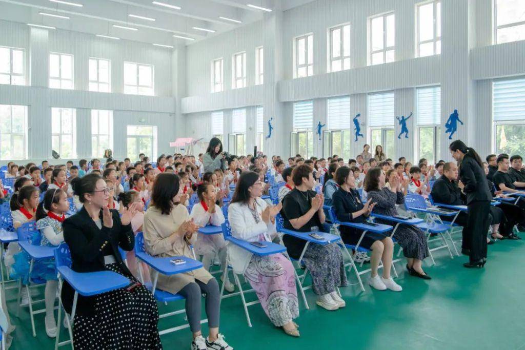 🌸【澳门管家婆一肖一码100精准】🌸:音乐混音器概念利用生成式人工智能来帮助你创作音乐