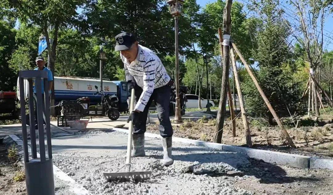 🌸【2024澳门天天六开彩免费资料】🌸:“城市民间运动达人”之1 不分冬夏 他们在黄河中冲浪  第2张