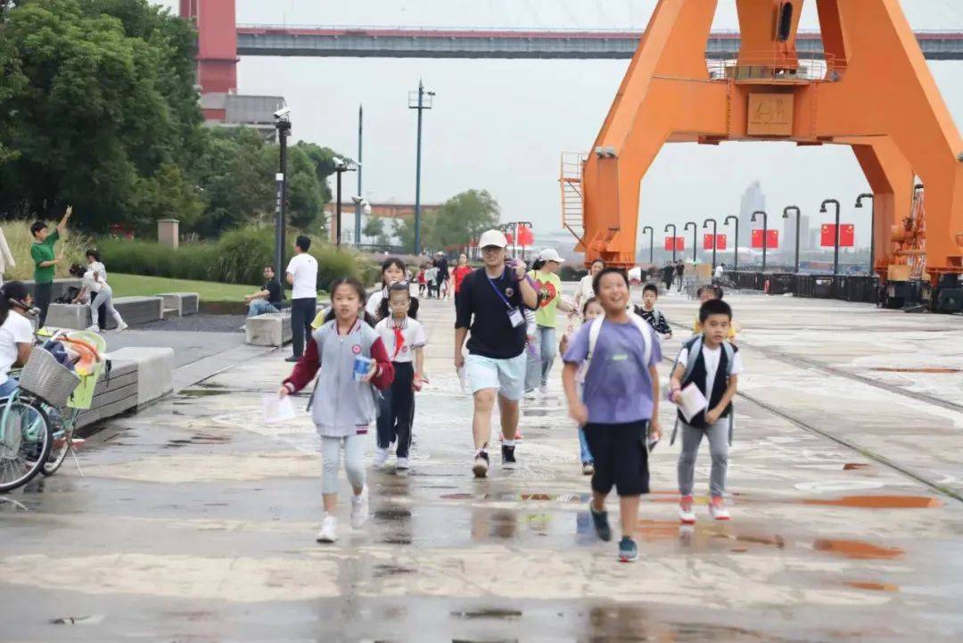 🌸【澳门一肖一码必中一肖一码】🌸:宁夏银川发布暴雨红色预警 相关部门启动应急预案确保城市运行和市民生活安全  第2张