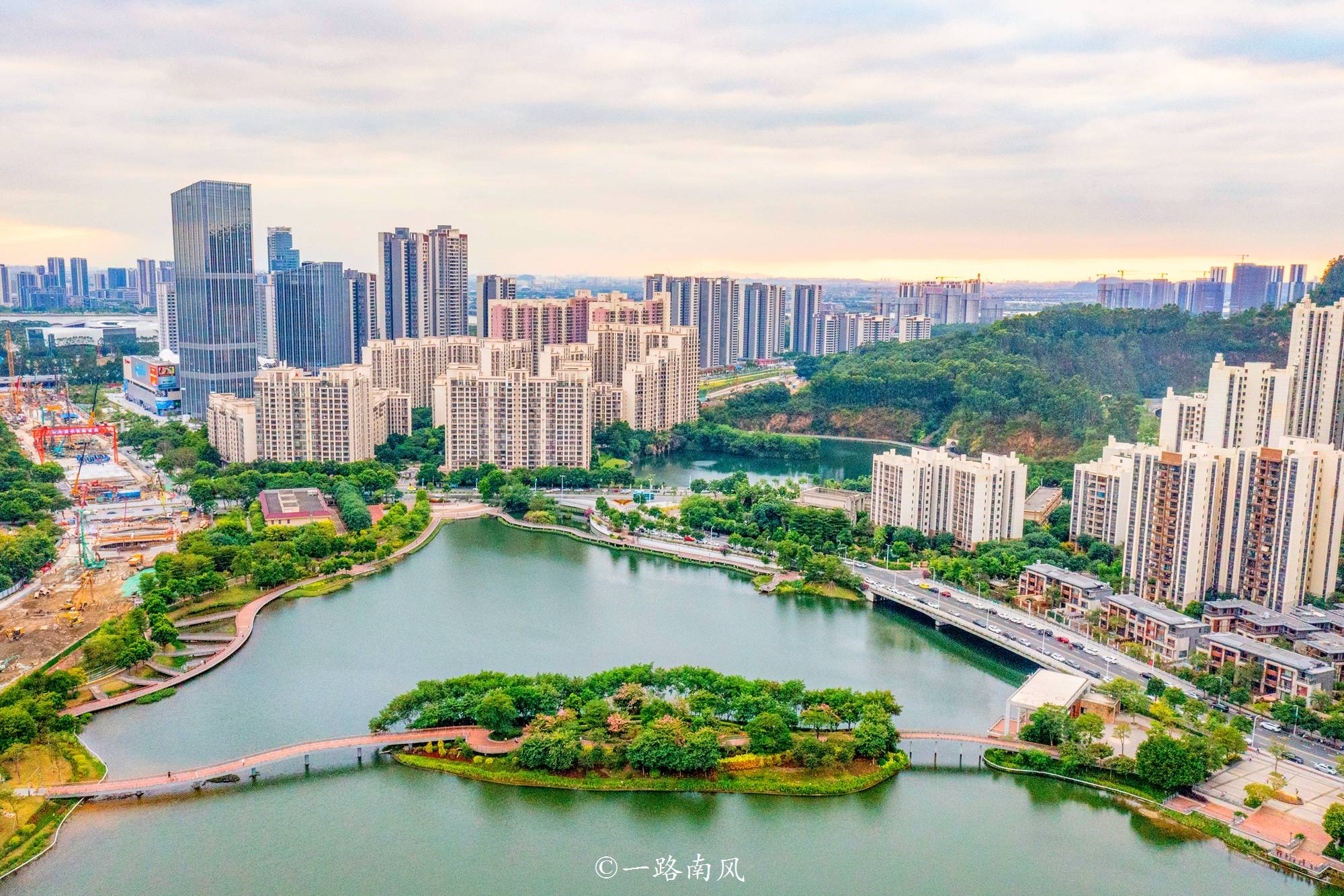 🌸【新澳彩资料免费资料大全】🌸:【大学地理】大学简称撞车现场：东大南大西大都在争 ，唯有北大岿然不动！最适合读大学的八所城市！你想去哪里？  第2张