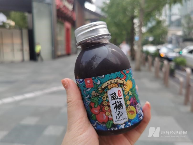 一杯熬夜水半年单店卖出1.6万杯  同仁堂“知嘛健康”等超20个茶饮品牌盯上“养生”溢价