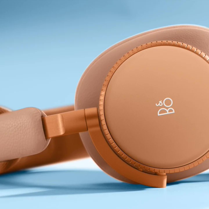 Bang  Olufsen 铂傲头戴式耳机 Beoplay H100 发布：空间音频、可更换模块设计，11598 元