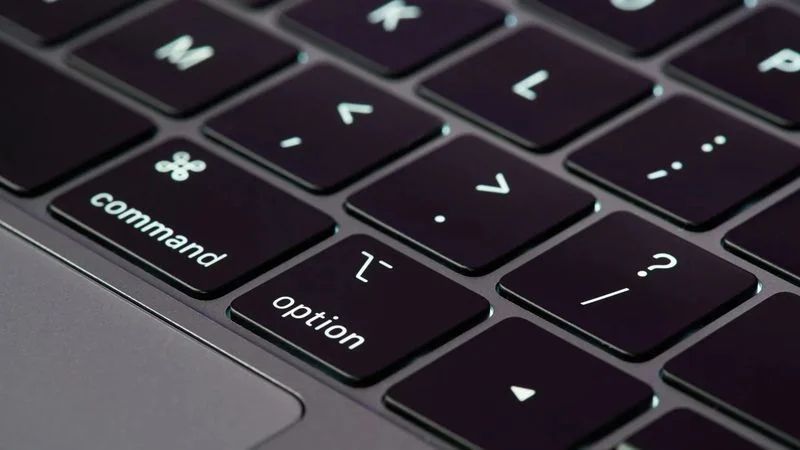 苹果 MacBook“蝴蝶键盘”风波尘埃落定：赔付 5000 万美元，6 年半维修服务画上句号  第2张