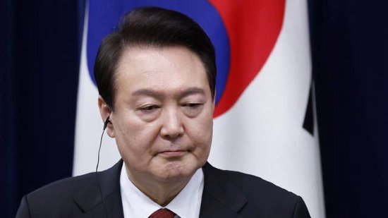 外盘头条：韩国当局37年来首次发布戒严令 瑞银在法国恐面临禁令 印尼称苹果将投资承诺提高至10亿美元  第2张